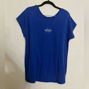 On Cloud Women's SMALL R.O.C. Run On Clouds T-Shirt in Indigo blue color